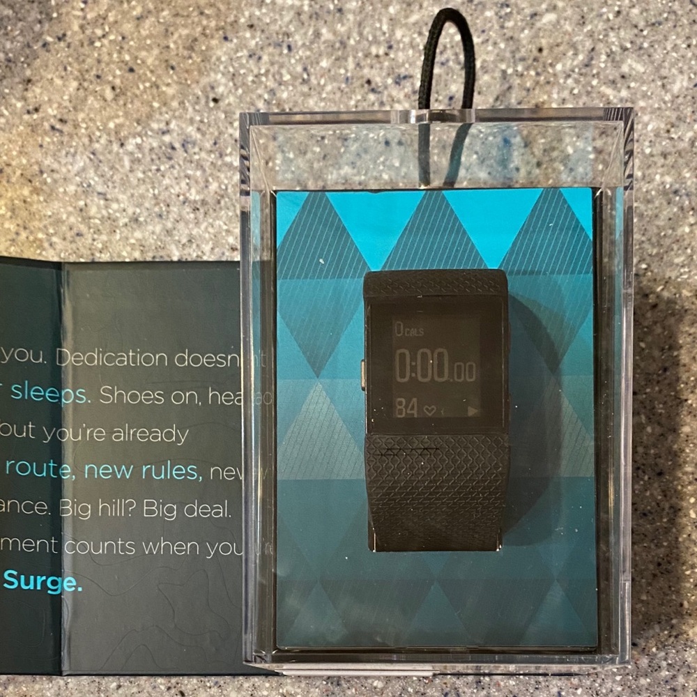 FIT BIT SURGE-GPS TRACKER/WATCH IN LARGE